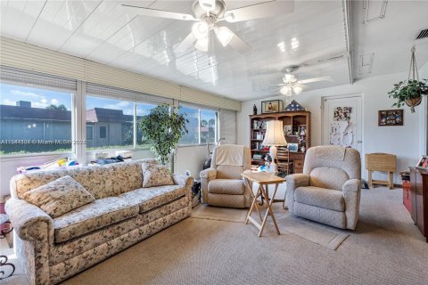 House in Palm Beach, Florida 2 bedrooms, 120.77 sq.m. № 1694435 - photo 7