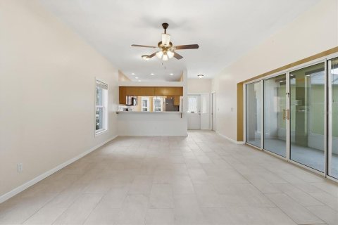 House in Crystal River, Florida 2 bedrooms, 132.85 sq.m. № 2100077 - photo 15