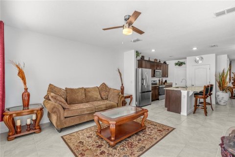 Townhouse in Port Orange, Florida 3 bedrooms, 150.87 sq.m. № 2107572 - photo 13