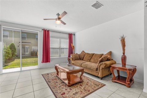 Townhouse in Port Orange, Florida 3 bedrooms, 150.87 sq.m. № 2107572 - photo 12