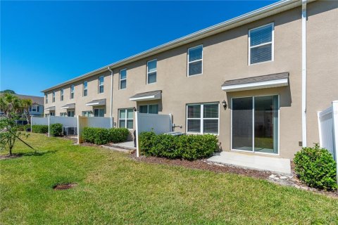 Townhouse in Port Orange, Florida 3 bedrooms, 150.87 sq.m. № 2107572 - photo 28