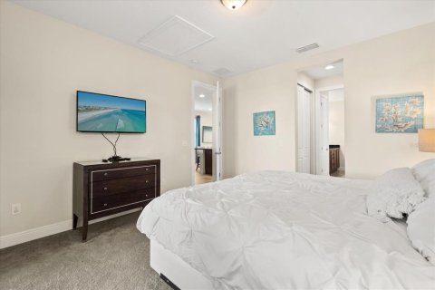 Casa en venta en Kissimmee, Florida, 6 dormitorios, 287.9 m2 № 1914499 - foto 14
