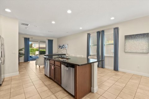 Casa en venta en Kissimmee, Florida, 6 dormitorios, 287.9 m2 № 1914499 - foto 10