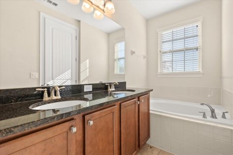 Casa en venta en Kissimmee, Florida, 6 dormitorios, 287.9 m2 № 1914499 - foto 24