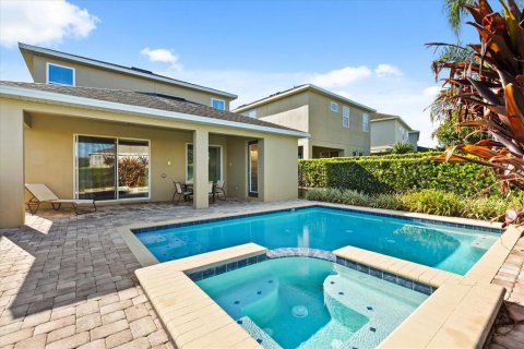Casa en venta en Kissimmee, Florida, 6 dormitorios, 287.9 m2 № 1914499 - foto 2
