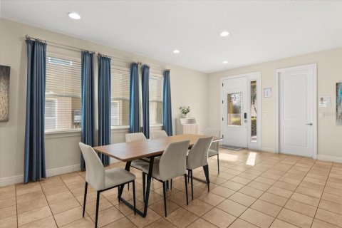 Casa en venta en Kissimmee, Florida, 6 dormitorios, 287.9 m2 № 1914499 - foto 6