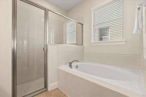 Casa en venta en Kissimmee, Florida, 6 dormitorios, 287.9 m2 № 1914499 - foto 25