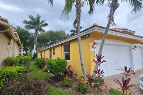 Casa en venta en Miramar, Florida, 5 dormitorios, 260.5 m2 № 1874743 - foto 3