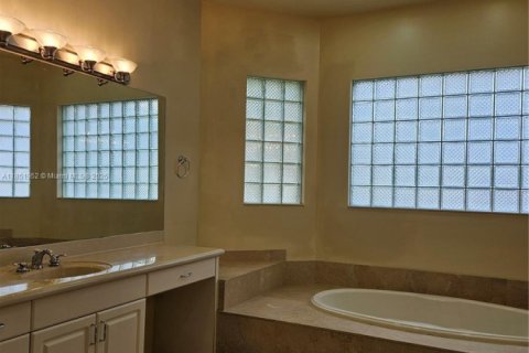 Casa en venta en Miramar, Florida, 5 dormitorios, 260.5 m2 № 1874743 - foto 14