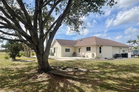 Casa en venta en Punta Gorda, Florida, 3 dormitorios, 147.06 m2 № 1564986 - foto 2