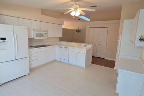 Villa ou maison à vendre à New Port Richey, Floride: 3 chambres, 170.38 m2 № 2122171 - photo 3