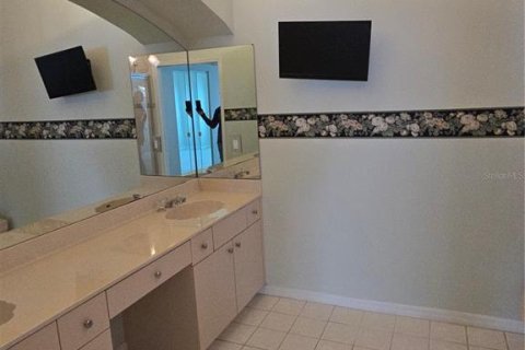 Villa ou maison à vendre à New Port Richey, Floride: 3 chambres, 170.38 m2 № 2122171 - photo 16