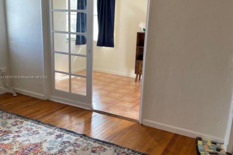 Copropriété à louer à Miami Beach, Floride: 37.16 m2 № 1818585 - photo 4