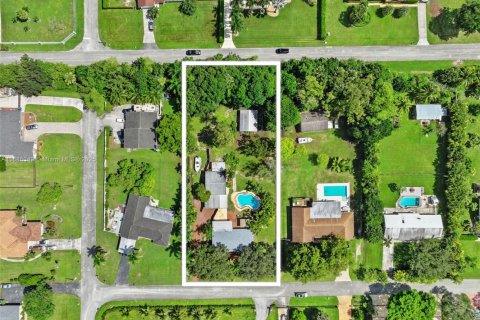 House in Southwest Ranches, Florida 4 bedrooms, 146.32 sq.m. № 1932920 - photo 29