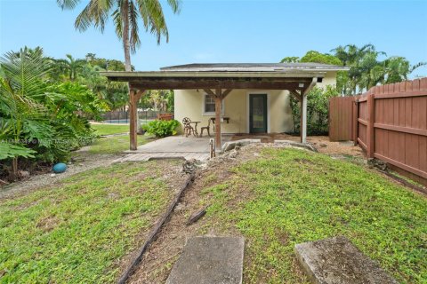 House in Southwest Ranches, Florida 4 bedrooms, 146.32 sq.m. № 1932920 - photo 20