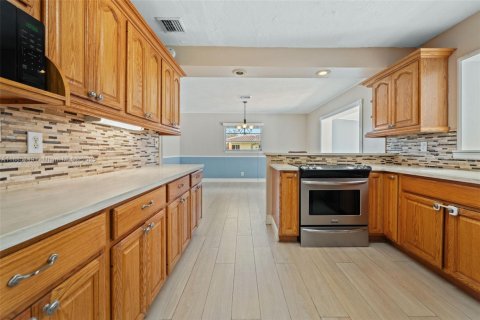 House in Southwest Ranches, Florida 4 bedrooms, 146.32 sq.m. № 1932920 - photo 4