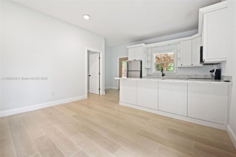 House in Southwest Ranches, Florida 4 bedrooms, 146.32 sq.m. № 1932920 - photo 25