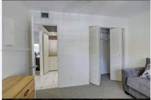Copropriété à vendre à Pembroke Pines, Floride: 2 chambres, 110.74 m2 № 1977182 - photo 15
