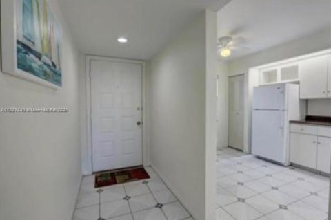 Copropriété à vendre à Pembroke Pines, Floride: 2 chambres, 110.74 m2 № 1977182 - photo 13