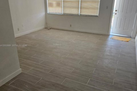 Condo in Hallandale Beach, Florida, 1 bedroom  № 2259874 - photo 6