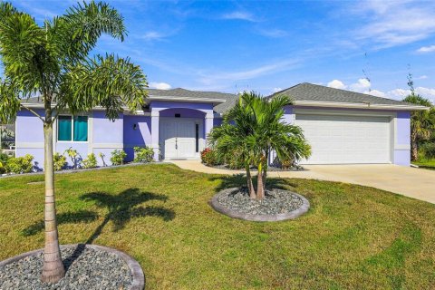 Casa en Port Charlotte, Florida 3 dormitorios, 153.29 m2 № 2360933