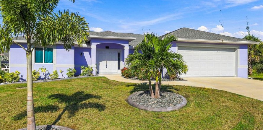 Casa en Port Charlotte, Florida 3 dormitorios, 153.29 m2 № 2360933