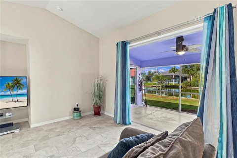 Casa en venta en Port Charlotte, Florida, 3 dormitorios, 153.29 m2 № 2360933 - foto 6