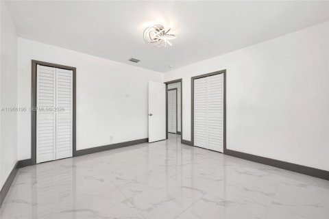 Casa en venta en Hollywood, Florida, 4 dormitorios, 158.31 m2 № 2028682 - foto 7