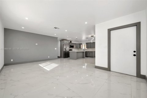 Casa en venta en Hollywood, Florida, 4 dormitorios, 158.31 m2 № 2028682 - foto 4