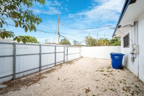 Casa en venta en Hollywood, Florida, 4 dormitorios, 158.31 m2 № 2028682 - foto 24