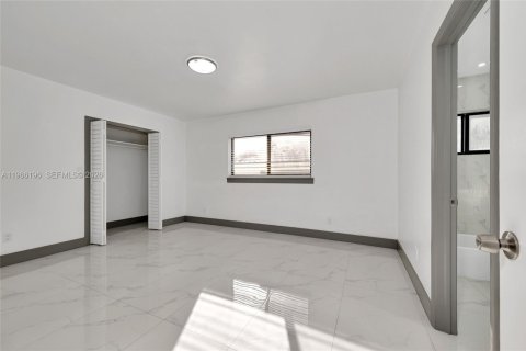 Casa en venta en Hollywood, Florida, 4 dormitorios, 158.31 m2 № 2028682 - foto 10