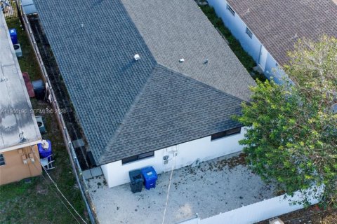 Casa en venta en Hollywood, Florida, 4 dormitorios, 158.31 m2 № 2028682 - foto 3