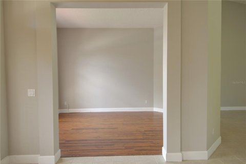 Casa en venta en Chuluota, Florida, 4 dormitorios, 218.88 m2 № 1844646 - foto 6