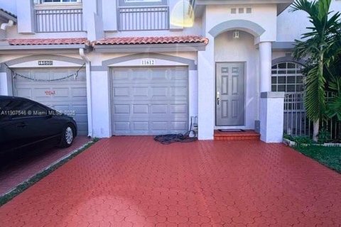 Touwnhouse à louer à Doral, Floride: 4 chambres, 176.89 m2 № 1967682 - photo 1