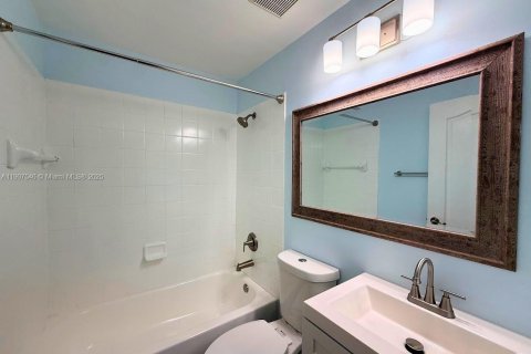 Touwnhouse à louer à Doral, Floride: 4 chambres, 176.89 m2 № 1967682 - photo 13