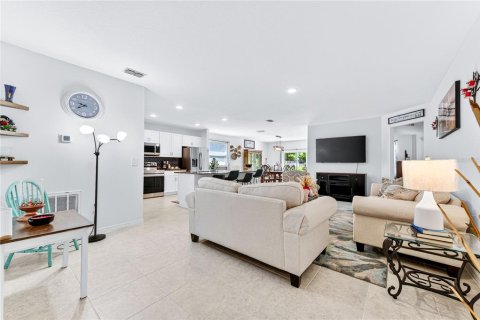 Casa en venta en Palm Bay, Florida, 4 dormitorios, 175.86 m2 № 2197383 - foto 7