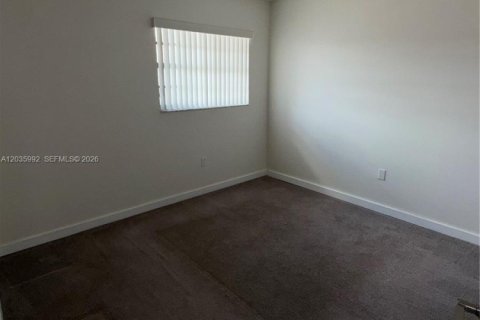 Adosado en venta en Sweetwater, Florida, 3 dormitorios, 108.97 m2 № 2169990 - foto 5