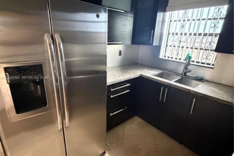 Adosado en venta en Sweetwater, Florida, 3 dormitorios, 108.97 m2 № 2169990 - foto 3