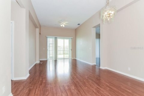 Casa en alquiler en Brandon, Florida, 4 dormitorios, 178.47 m2 № 1905129 - foto 6