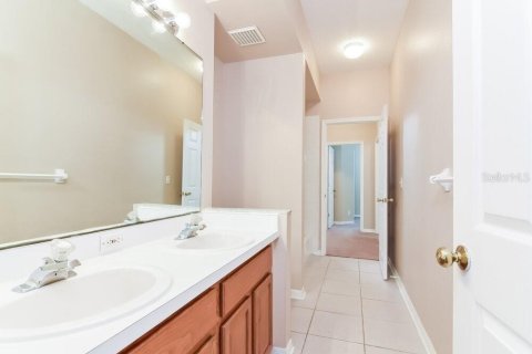 Casa en alquiler en Brandon, Florida, 4 dormitorios, 178.47 m2 № 1905129 - foto 14