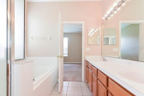 Casa en alquiler en Brandon, Florida, 4 dormitorios, 178.47 m2 № 1905129 - foto 12