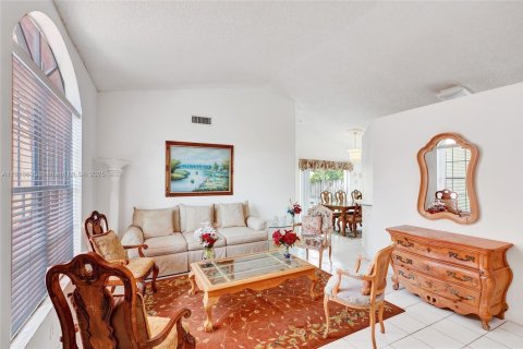 House in Miami, Florida 4 bedrooms, 170.01 sq.m. № 1971739 - photo 2