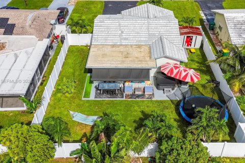 Casa en venta en Tamarac, Florida, 3 dormitorios, 111.85 m2 № 2072575 - foto 24