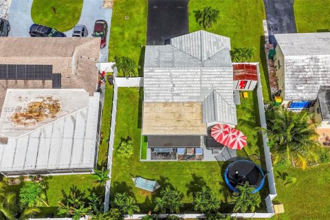 Casa en venta en Tamarac, Florida, 3 dormitorios, 111.85 m2 № 2072575 - foto 23