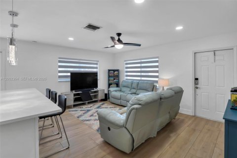 Casa en venta en Tamarac, Florida, 3 dormitorios, 111.85 m2 № 2072575 - foto 6