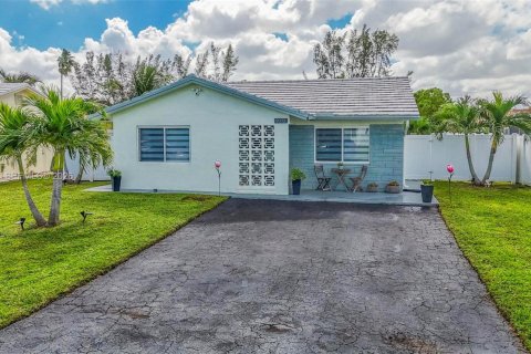 Casa en venta en Tamarac, Florida, 3 dormitorios, 111.85 m2 № 2072575 - foto 27