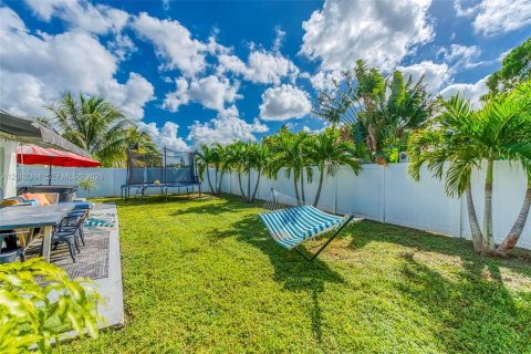 Casa en venta en Tamarac, Florida, 3 dormitorios, 111.85 m2 № 2072575 - foto 20