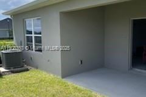 Villa ou maison à louer à Port St. Lucie, Floride: 3 chambres, 139.63 m2 № 1967892 - photo 15