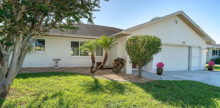 Casa en Englewood, Florida 2 dormitorios, 144.56 m2 № 1875995