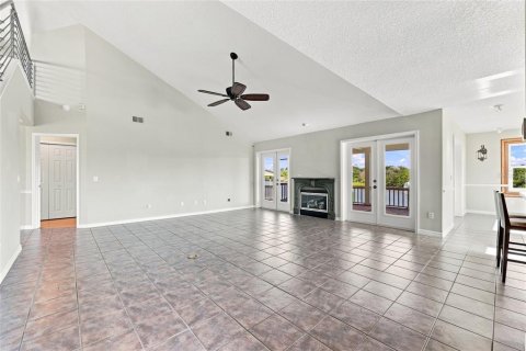 House in Flagler Beach, Florida 2 bedrooms, 175.77 sq.m. № 2302293 - photo 12